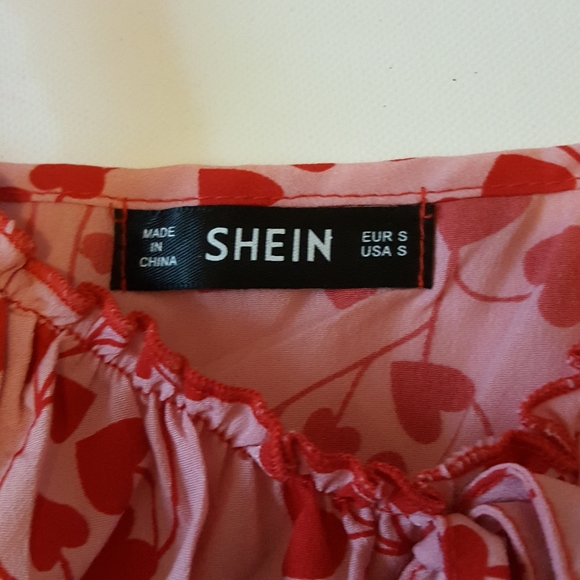 Heart Print Lettuce Edge Crop Top - Picture 5 of 5